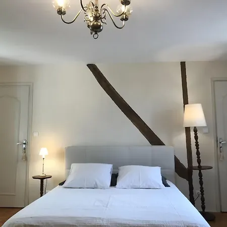 Vakantiehuis La Maison Vieille - Piscine Privee